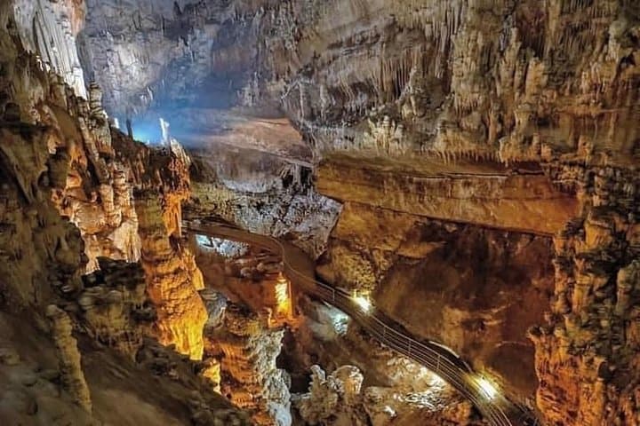 5-Day Lebanon Highlights Tour from Beirut — Jeita, Byblos, Baalbek & Cedars photo 2