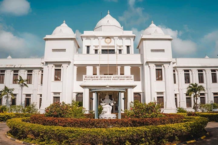 Jaffna City Tour: Forts, Temples & Market Walk in Northern Sri Lanka