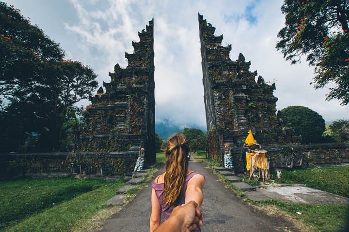 Bali Private Instagram Tour — Banyumala, Handara Gate, Ulun Danu & Wanagiri Guide photo 6