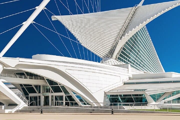 The Grand Walk: Self-Guided Audio Tour of Milwaukee's Historic Core photo 1