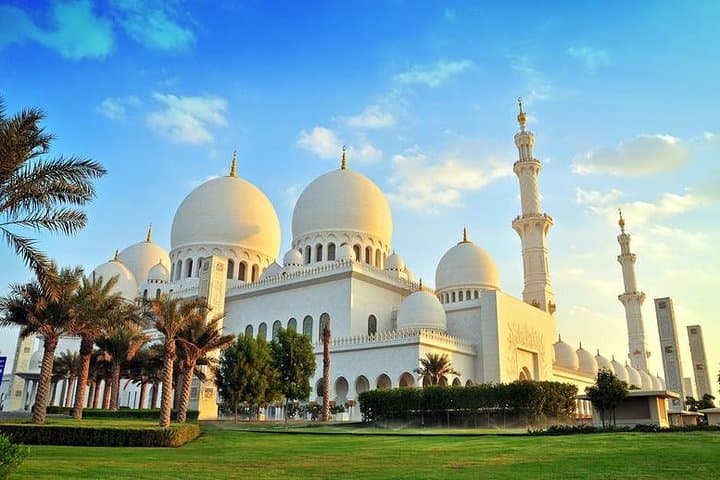 Abu Dhabi Day Trip from Dubai: Sheikh Zayed Mosque, Heritage Village & Emirates Palace Coffee