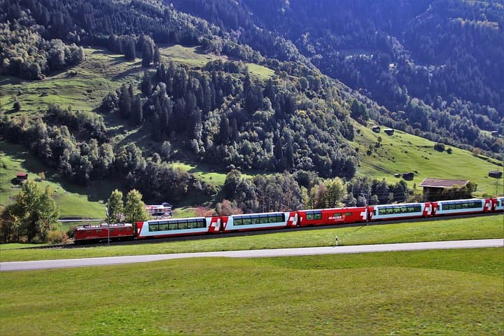 Swiss Alpine Rails & Trails: 3-Day Zermatt, Gornergrat & Glacier Express Tour
