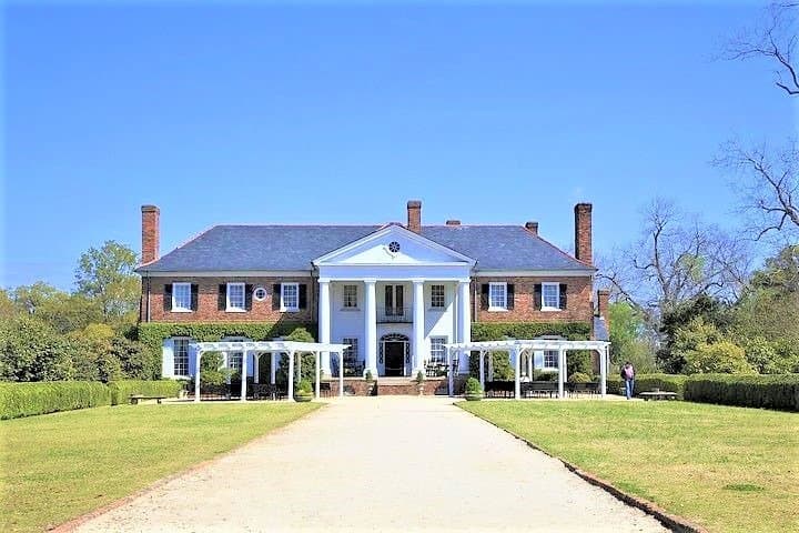 Boone Hall Plantation Tour from Charleston: Guided House, Gardens & Gullah Experience