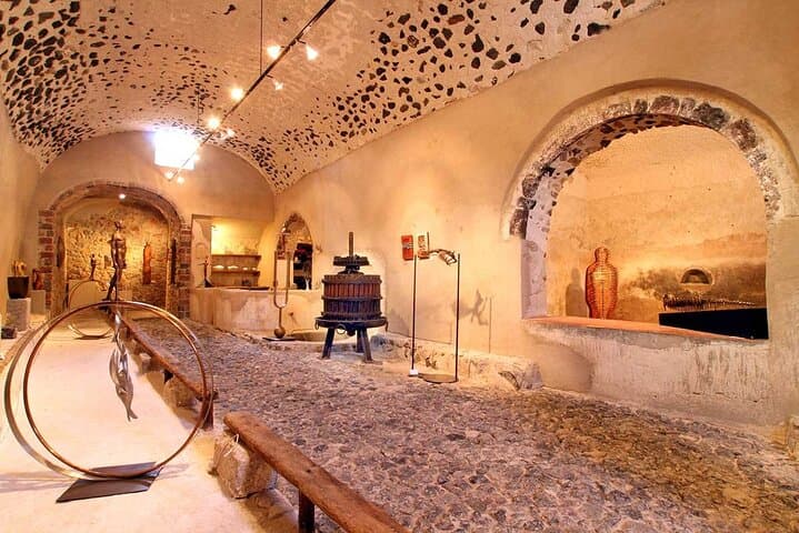 Santorini Volcanic Wine Tour: Taste 14 Wines at Three Wineries