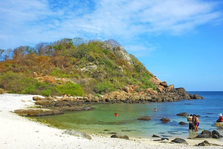 Trincomalee Day Excursions: Thiru Koneswaram, Fort Frederick & Pigeon Island Snorkel photo 2