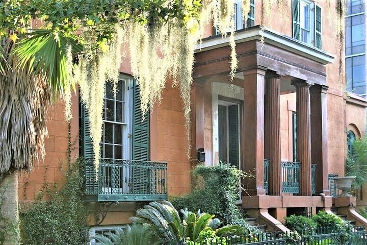 Savannah Haunted Ghost Walking Tour — 90-Min Night Stroll Through the Historic District