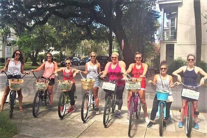 Savannah Historical Electric Bike Tour — Squares, Haunted Houses & Riverfront photo 3