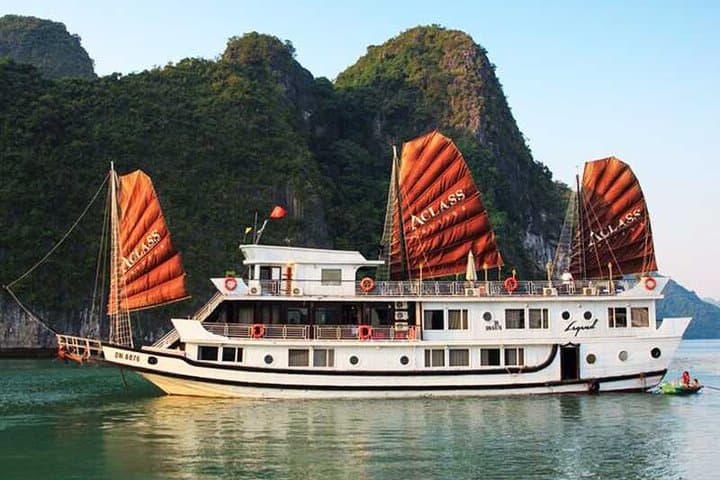 Overnight Halong Bay Cruise: 2-Day, 1-Night Cruise from Hanoi photo 1
