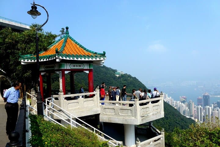 Victoria Peak Mid-Levels Escalator Self-Guided Audio Hike to the Summit