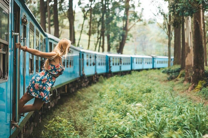 Adisham Bungalow Rail Walk from Ella: Tea-Plantation Hike & Tudor Manor Tour photo 1