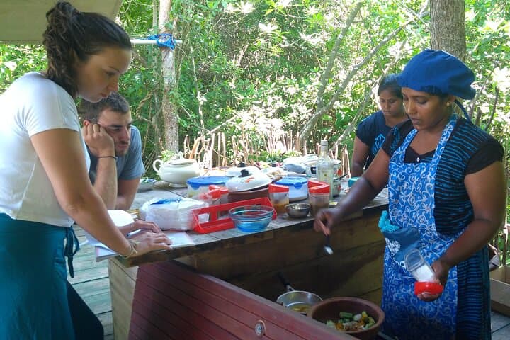 Hands-On Sri Lankan Spice Cooking Class in Matale