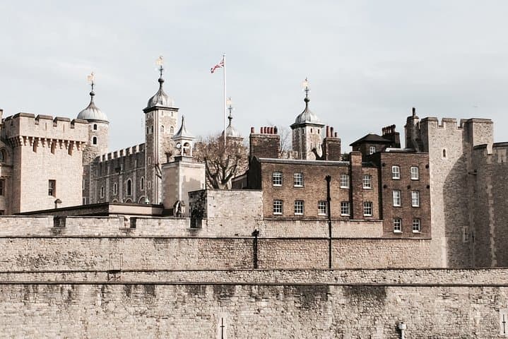 Inside the Tower of London: Small-Group Guided Tour with Crown Jewels Access photo 1