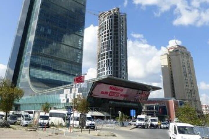 Sapphire Tower & Emirgan Park: 4D Helicopter Ride and Tulip Day Trip in Istanbul