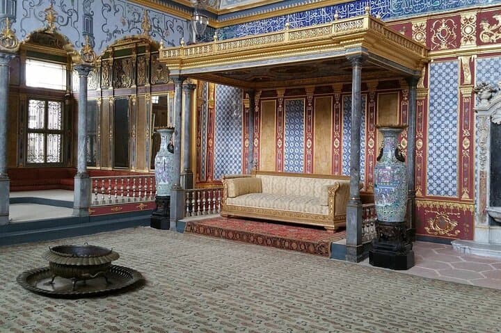 Topkapi Palace & Hidden Jewellery: Full-Day Historical Tour of Istanbul photo 3