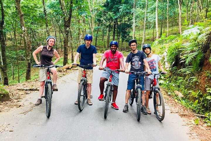 Cycling to Belilena Cave: Kitulgala Rubber-Plantation Ride and Jungle Hike photo 6