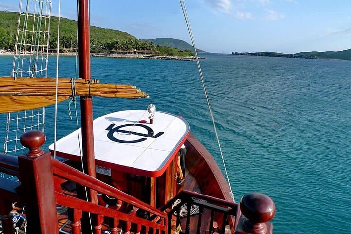 Full-Day Emperor Cruise in Nha Trang Bay: Snorkel Islands & Bao Dai Villa photo 1