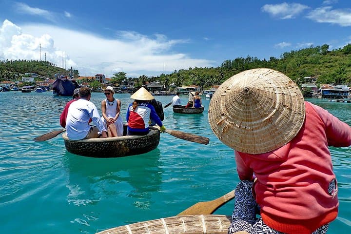 Full-Day Emperor Cruise in Nha Trang Bay: Snorkel Islands & Bao Dai Villa photo 4