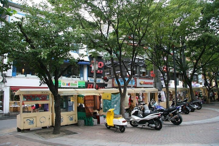 Alternative Seoul Self-Guided Hongdae Audio Tour photo 2