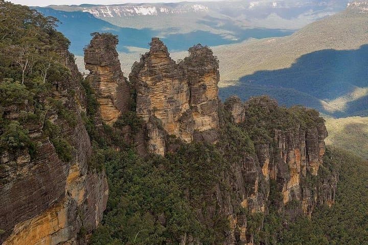 Private Blue Mountains Day Tour from Sydney: Three Sisters, Featherdale Wildlife & Waterfalls photo 2