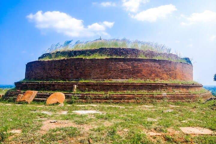 Temple Run: Ancient Caves & Monasteries Tour from Arugam Bay