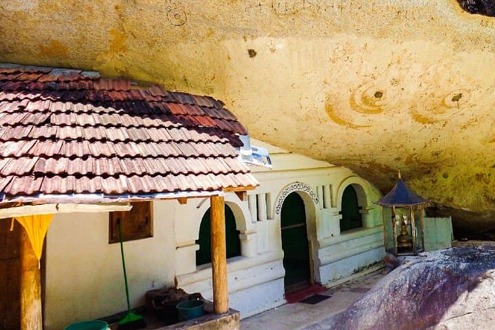 Temple Run: Ancient Caves & Monasteries Tour from Arugam Bay photo 2