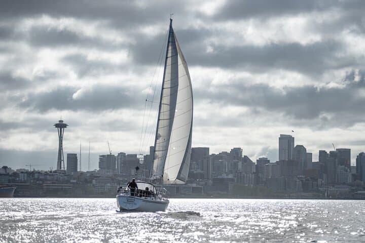 Seattle Sailing from Bainbridge Island: 2-Hour Guided Puget Sound Adventure photo 2