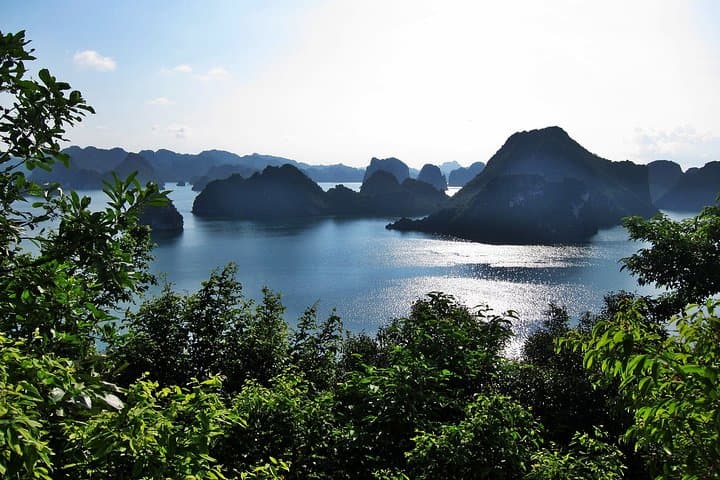Halong Bay 2-Day Cruise on V'Spirit Classic — Sung Sot Cave, Titov Island & Kayaking photo 5