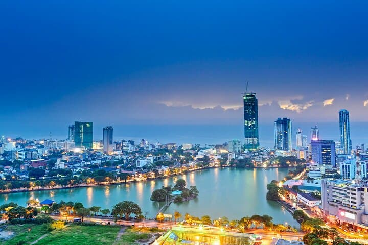 Full-Day Colombo City Tour from Beruwala: Colonial Landmarks, Temples & Seafront