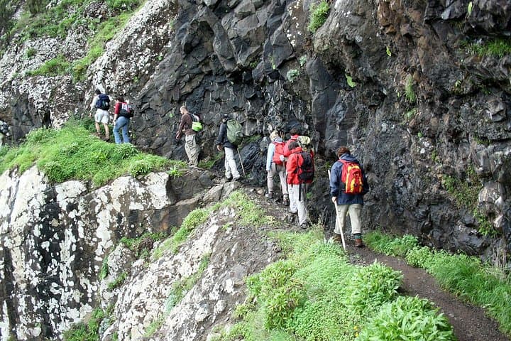Pico do Arieiro to Pico Ruivo via Achada do Teixeira — Madeira's High Ridge Walk photo 3