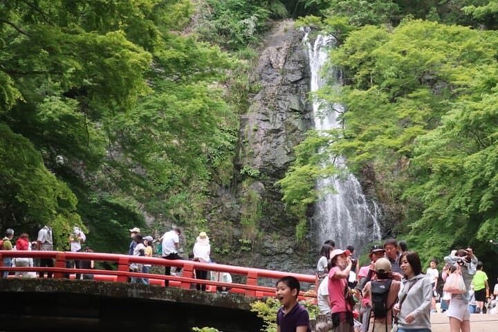 Minoh Waterfall & Minoh Park Nature Walk — Day Trip from Osaka