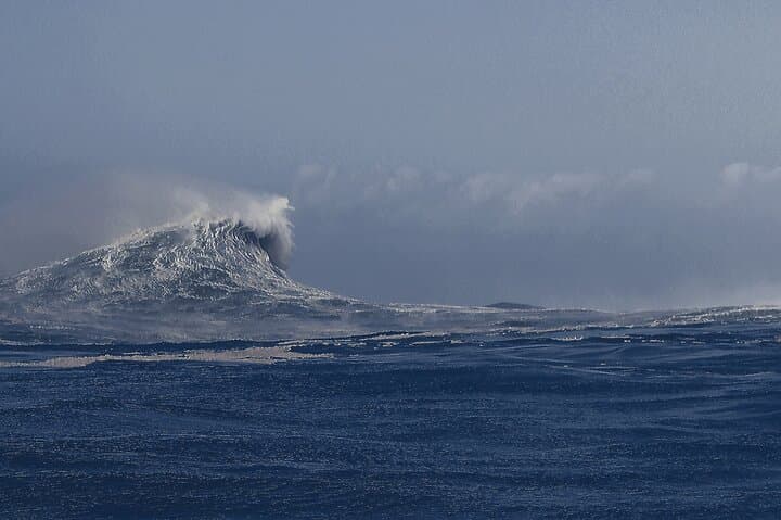 Chasing Giants: Nazaré Jet Ski and Boat Experience to the North Canyon photo 5