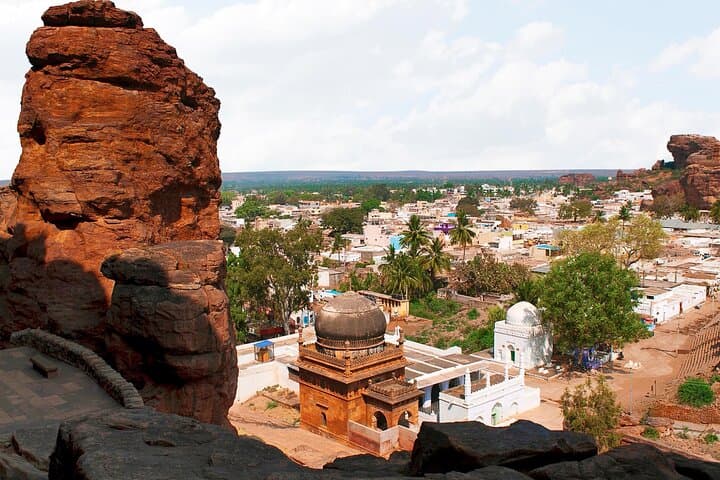 Badami Trails: Guided Day Trip from Hampi to Badami Cave Temples photo 2