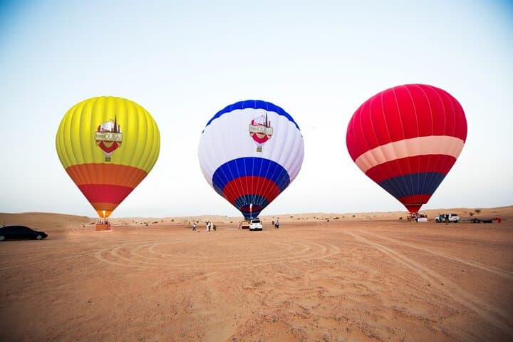Sunrise Hot Air Balloon Over Dubai Desert: Sunrise Flight, Falconry & Breakfast photo 5