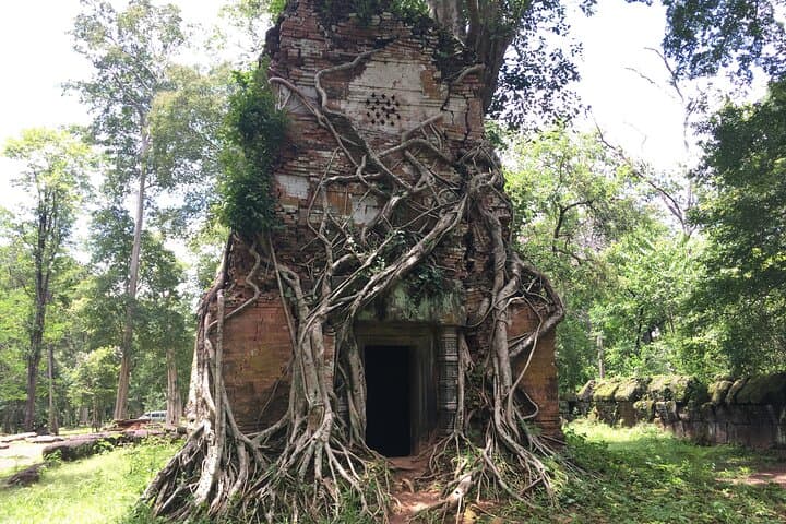 Siem Reap Day Trip: Preah Vihear & Koh Ker Temples Guided Tour photo 3
