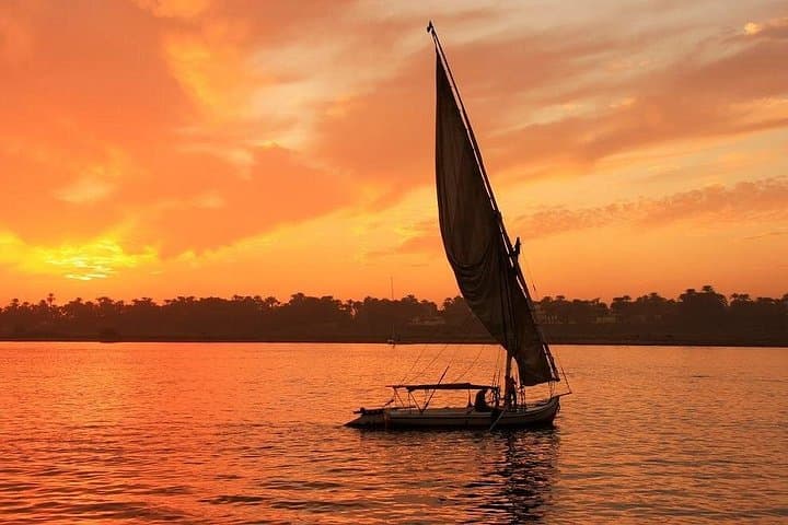 Private Felucca Ride Around Elephantine Island — 1‑Hour Nile Sail & Botanical Gardens Visit photo 1