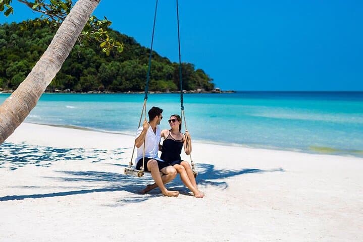 Northern Phu Quoc Day Tour by Boat and Bus — Beaches, Snorkel & Pepper Farms