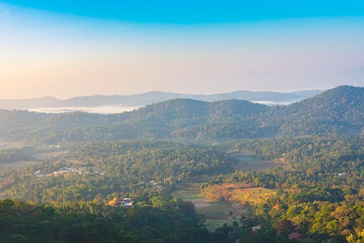 Full-Day Coorg Highlights Tour: Madikeri Fort, Raja's Seat & Abbey Falls