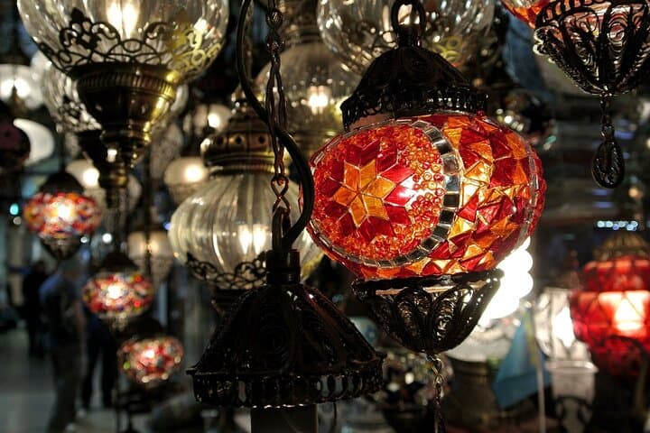 Istanbul Aquarium, Wednesday Bazaar & 212 Mall — Full-Day Private Tour photo 3
