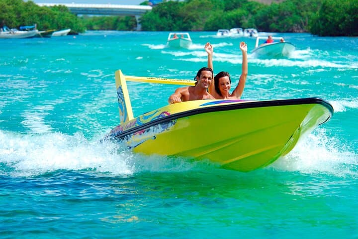 Speedboat Tour in Cancun: Nichupté Lagoon and Mayan Reef Snorkel