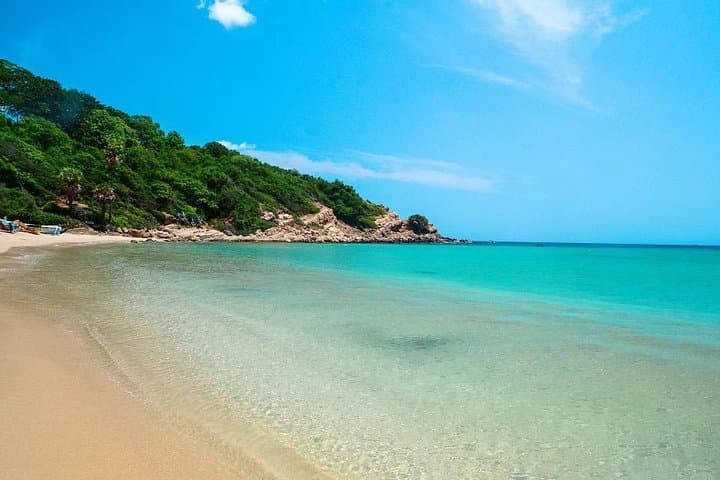 3-Day Trincomalee and Nilaveli Beach Tour from Anuradhapura: Beaches, Temples & Water Sports photo 2