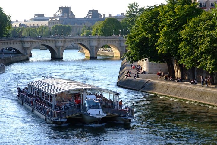 Private Paris Minibus Tour with One-Hour Seine Cruise — Morning or Afternoon photo 2