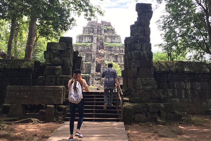 Koh Ker & Preah Vihear Day Trip from Siem Reap — Prasat Thom Pyramid to Preah Vihear Summit photo 2