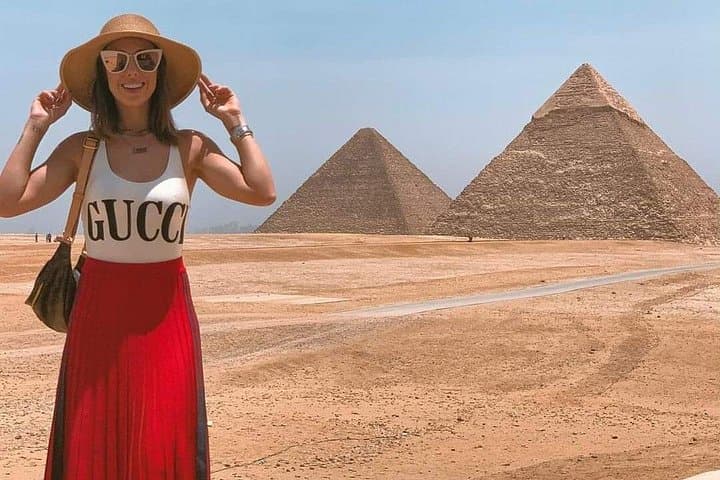 Cairo Private Day Tour to Giza Pyramids, Sphinx, Egyptian Museum & Khan Al Khalili photo 3