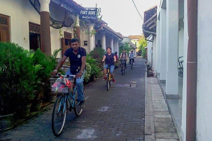 Galle Fort Bicycle Tour: Guided Cycling Through Colonial Streets photo 3
