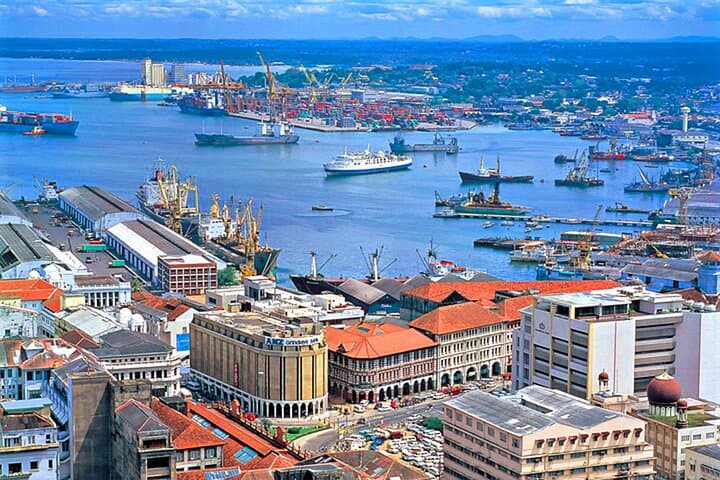 Colombo Day Tour from Ahungalla: Museums, Temples & Sunset at Galle Face photo 3