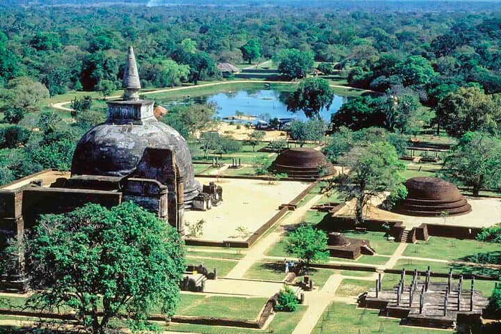 Polonnaruwa Ancient Kingdom and Minneriya Wild Elephant Safari — Day Tour from Habarana photo 2