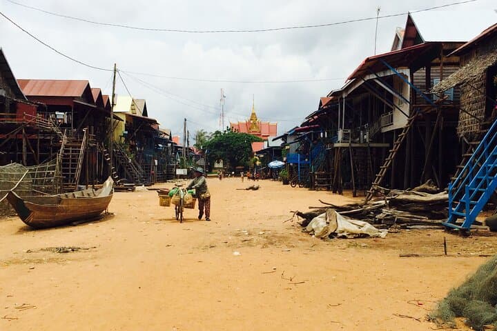 Kampong Phluk Half-Day: Stilt Village & Tonle Sap Boat Ride photo 2