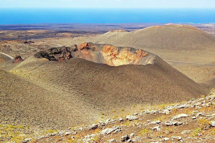 Full-Day Private Tour: Timanfaya, Jameos del Agua & Cueva de los Verdes