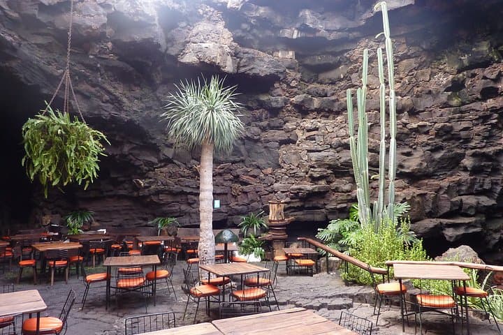 Private Luxury Tour of Jameos del Agua & Cueva de los Verdes — Northern Lanzarote Lava Tube Experience photo 3