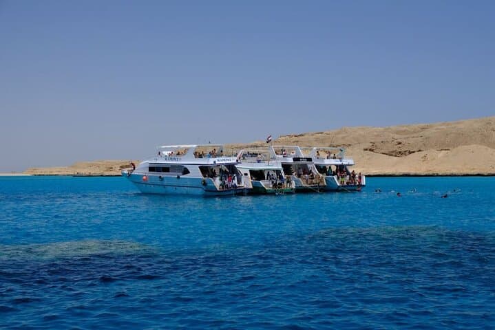 Paradise Island Full-Day Snorkel & Dolphin Watch from Hurghada photo 6